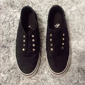 Button Vans Size 7.5